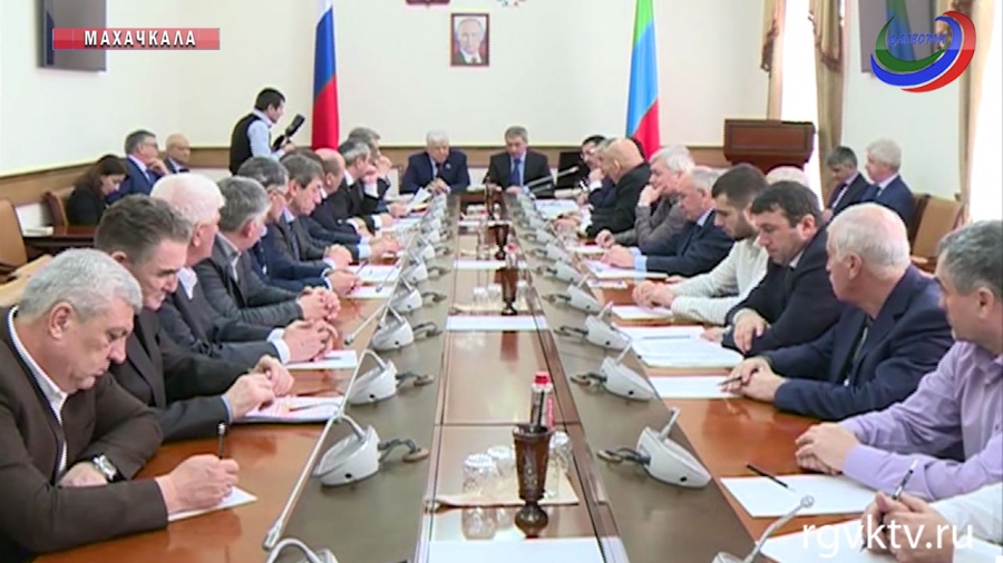 В правительстве РД обсудили работу по наведению порядка на рынках республики