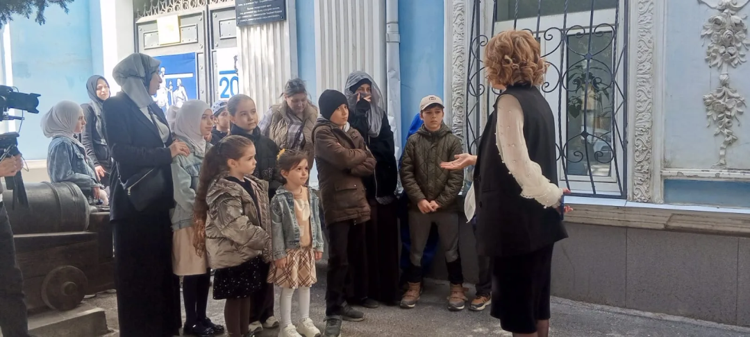 Детям из семей участников СВО устроили путешествие в историю Дагестана 