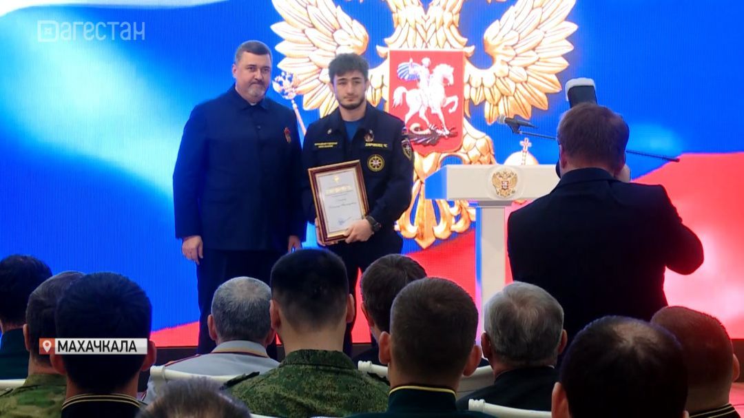 В канун Дня Победы врио Главы Федор Щукин наградил лучших из лучших в своем деле