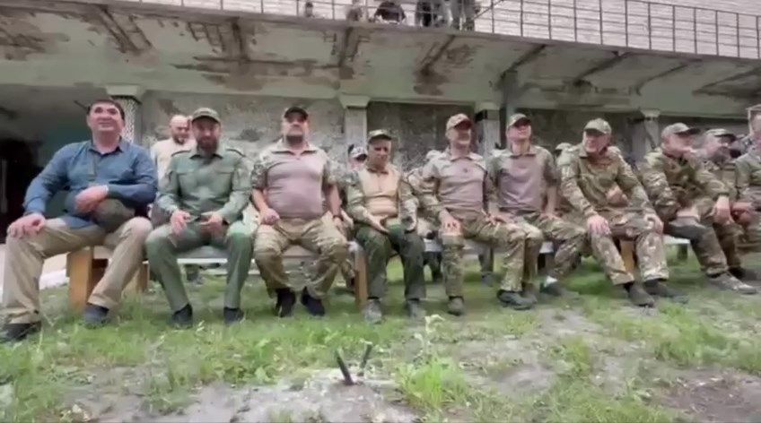 Мы помогаем нашим воинам не только материально, но и поддерживаем их боевой дух