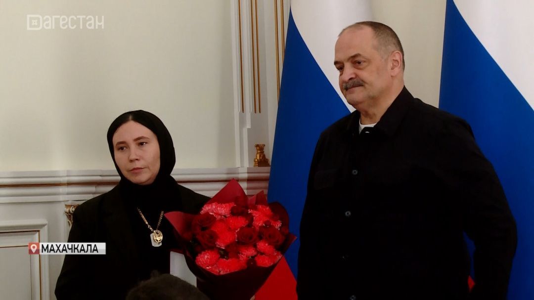 Сергей Меликов вручил государственные награды семьям героев СВО и выдающимся деятелям Дагестана