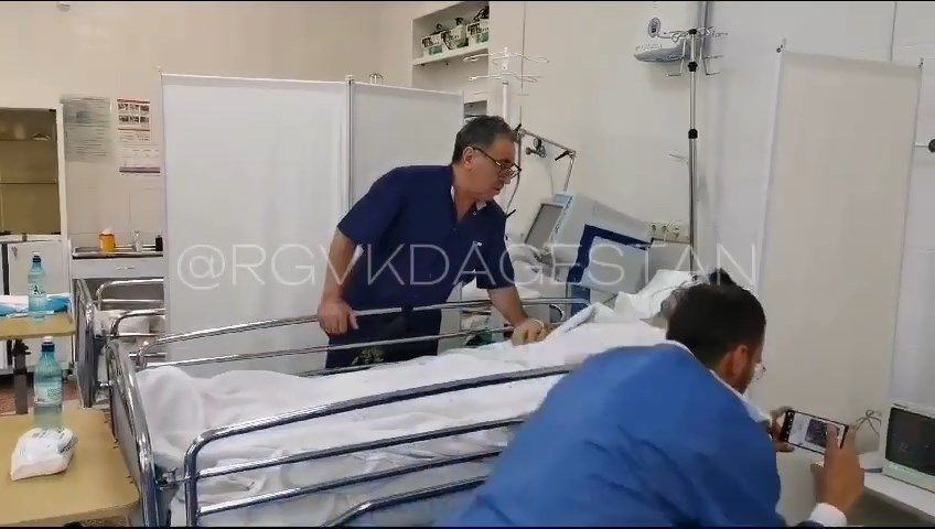 Пострадавшим во время теракта в Дагестане оказывается вся необходимая медпомощь