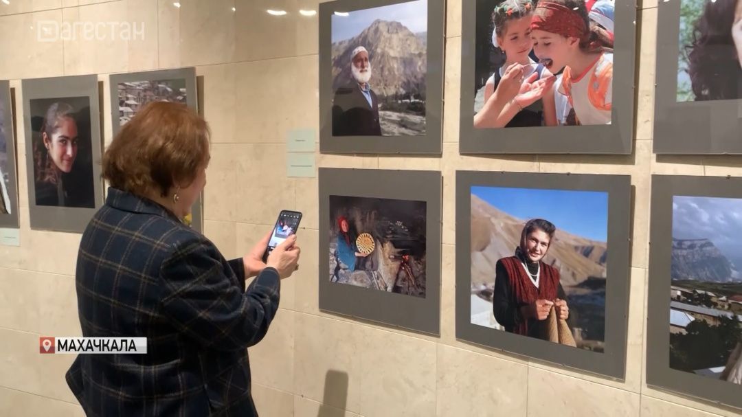 Персональная фотовыставка Камиля Чутуева проходит в Махачкале