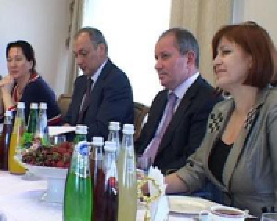 Глава республики встретился с юными ативистами 