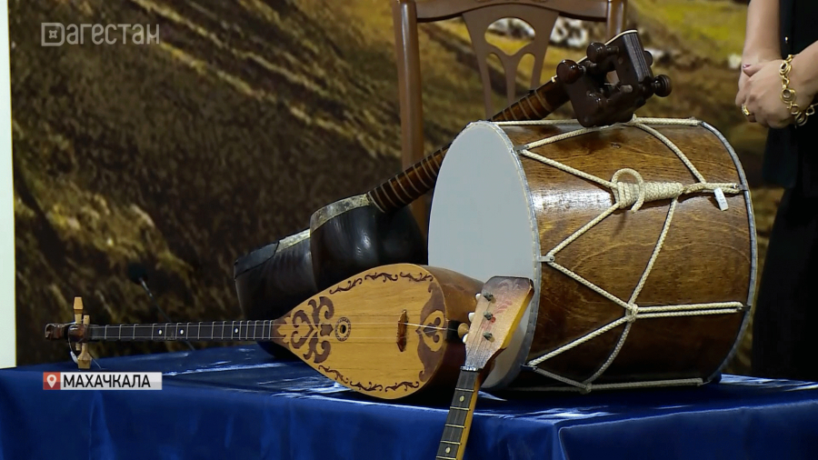 В Доме Дружбы провели экскурсию для школьников