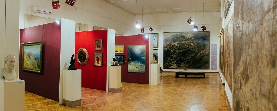 Выставка «Варвара Бубнова. Москва – Токио – Сухуми – Москва» открылась в Махачкале 