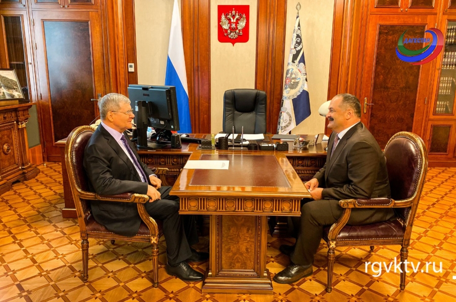 Полпред президента в СКФО провел рабочую встречу с врио главы Дагестана