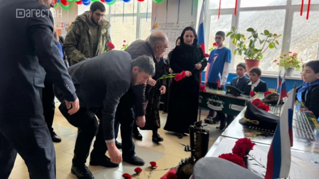 «Парты Героев» открыли в Хашархотинской школе в память о погибших выпускниках