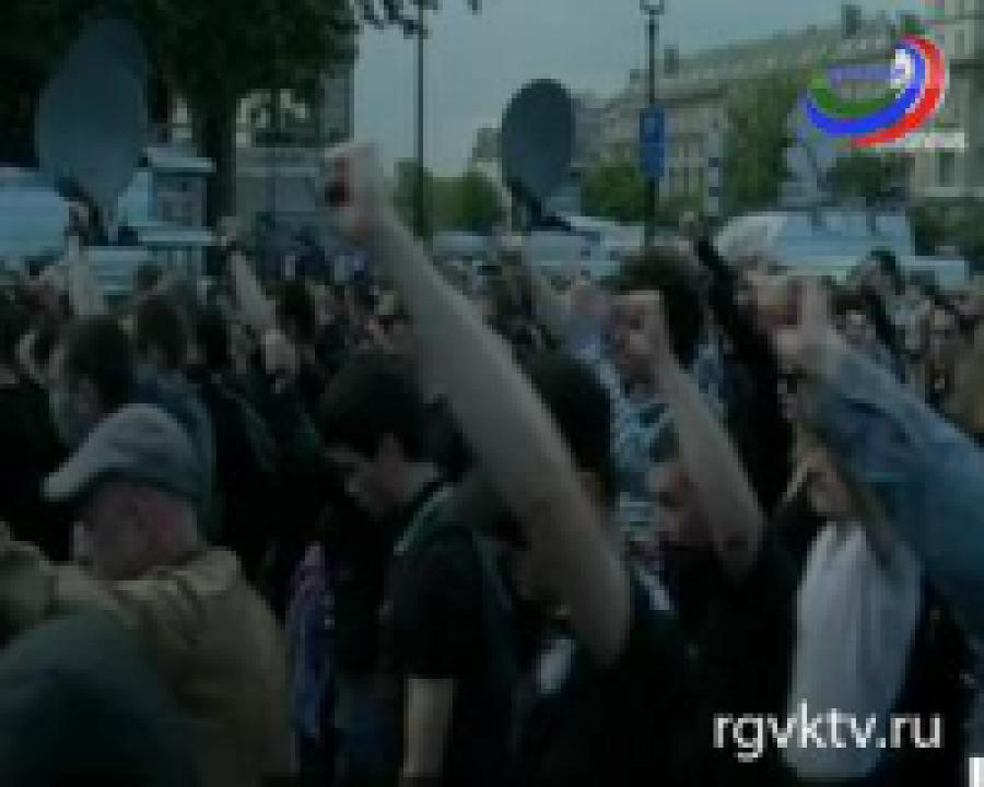 Во Франции проходят антифашистские акции протеста