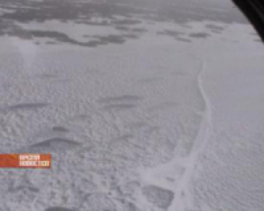 Пограничный вертолет регионального управления береговой охраны снял со льдины четырех дагестанцев 