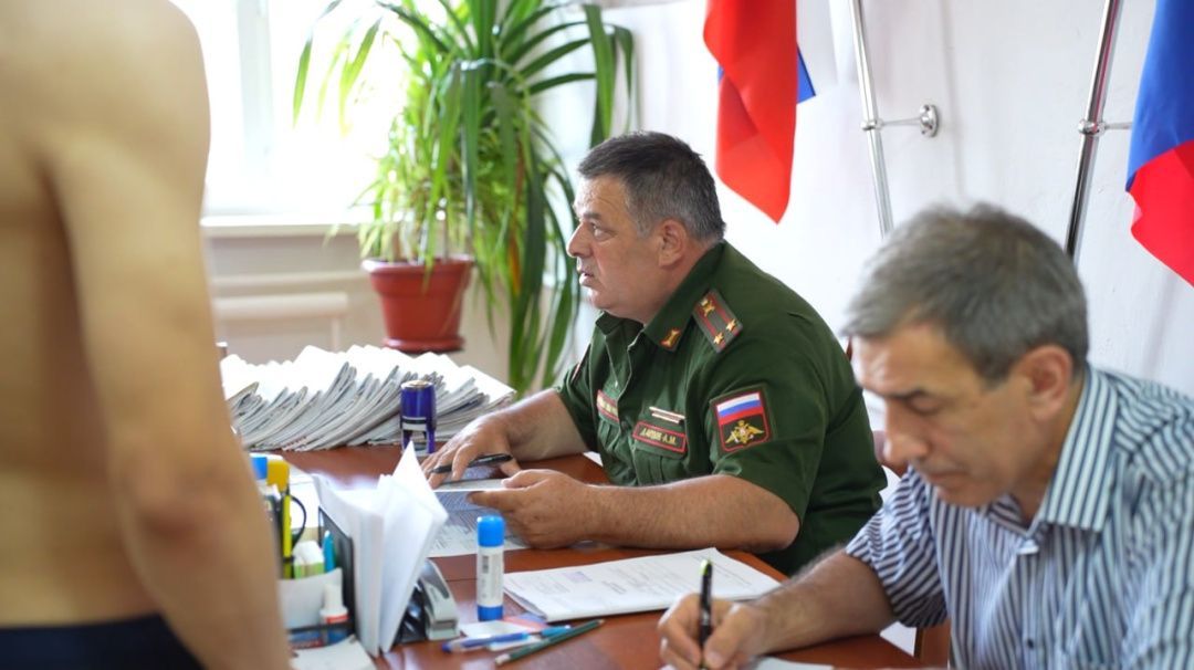 В Хасавюрте продолжается весенняя призывная кампания 