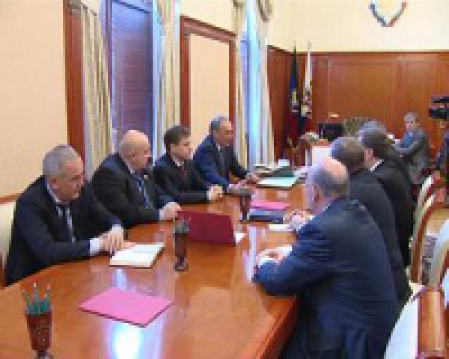 Глава  Дагестана провел встречу с руководителем службы  госстатистики  и замдиректора Института этнологии и антропологии