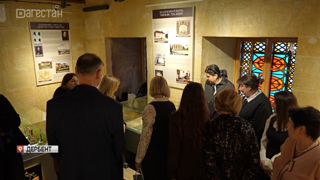 Выставка ﻿«Национальный калейдоскоп» открылась в цитадели Нарын-кала 