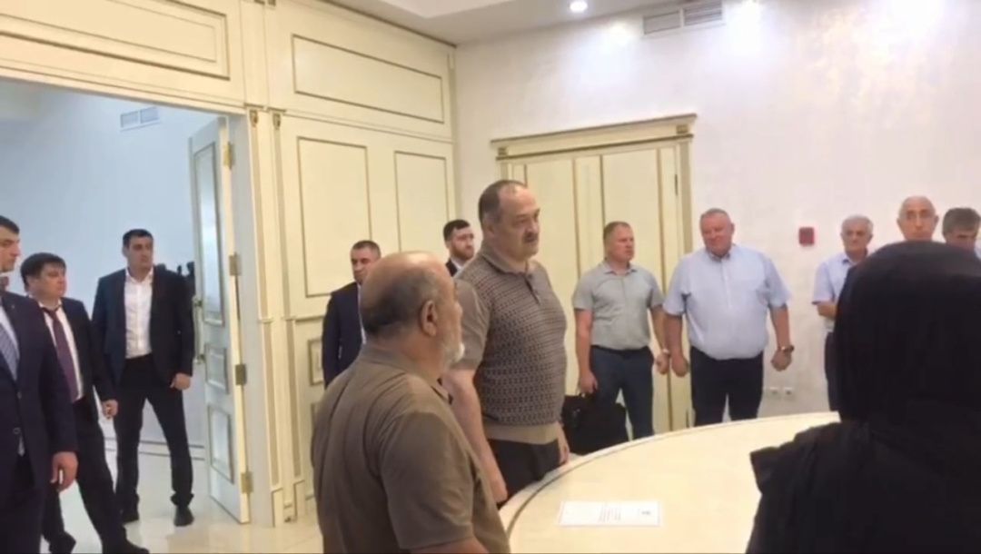 Сергей Меликов провел встречу с семьями военнослужащих