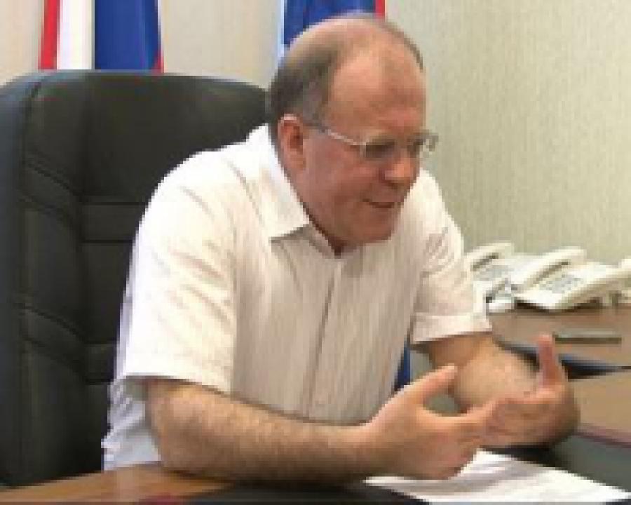 В Общественной приемной В. Путина вел прием граждан Н. Апаев
