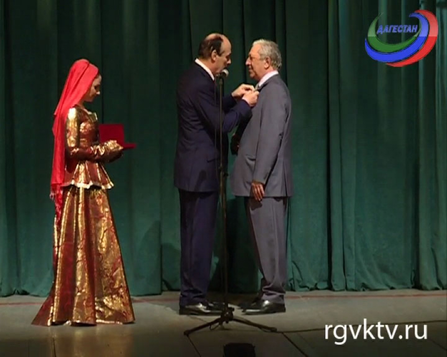 Глава Дагестана наградил Шапи Казиева Орденом за заслуги перед Республикой Дагестан