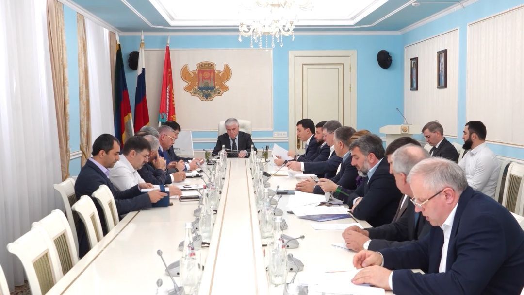 Юсуп Умавов провел планерку с заместителями