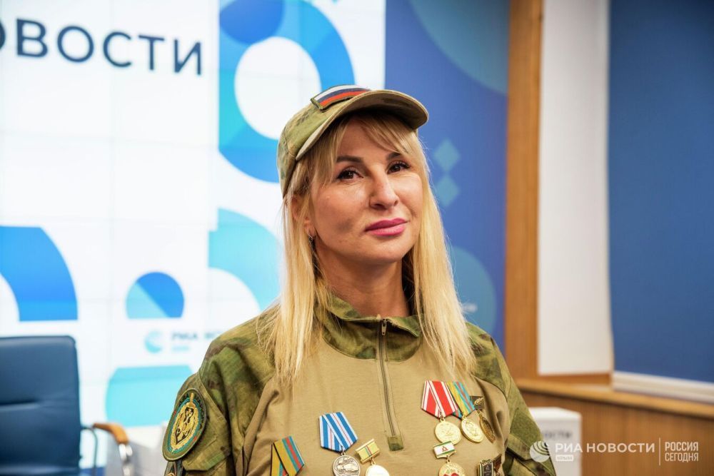 Зульфия Ильясов вручила подарки родным участников СВО, детям-сиротам и ребятам с ограниченными возможностями