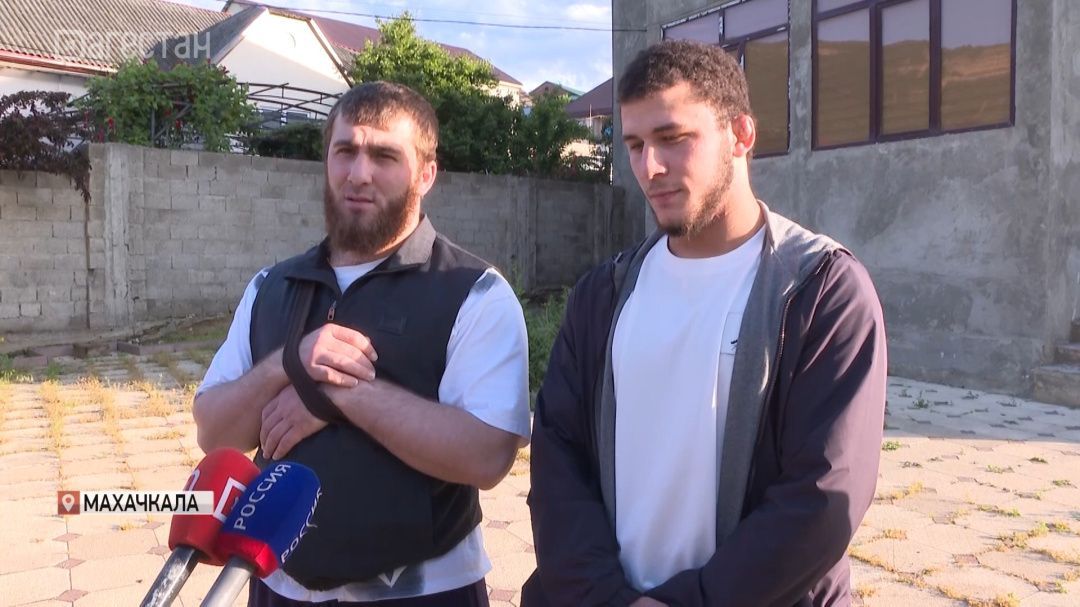 Братьям Магомедхановым подарили дом