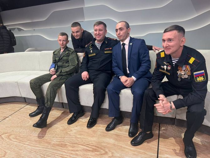 Морпех Айгум Ногаев стал главным героем передачи на Первом канале  