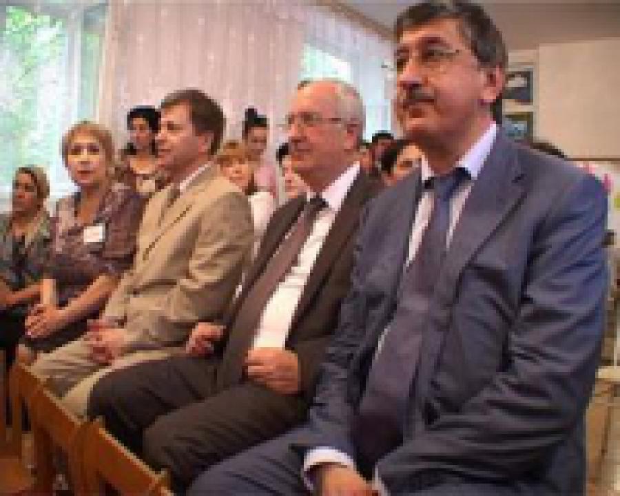 Магомед Абдулаев поздравил с праздником пациентов Реабилитационного центра для детей и подростков с ограниченными возможностями