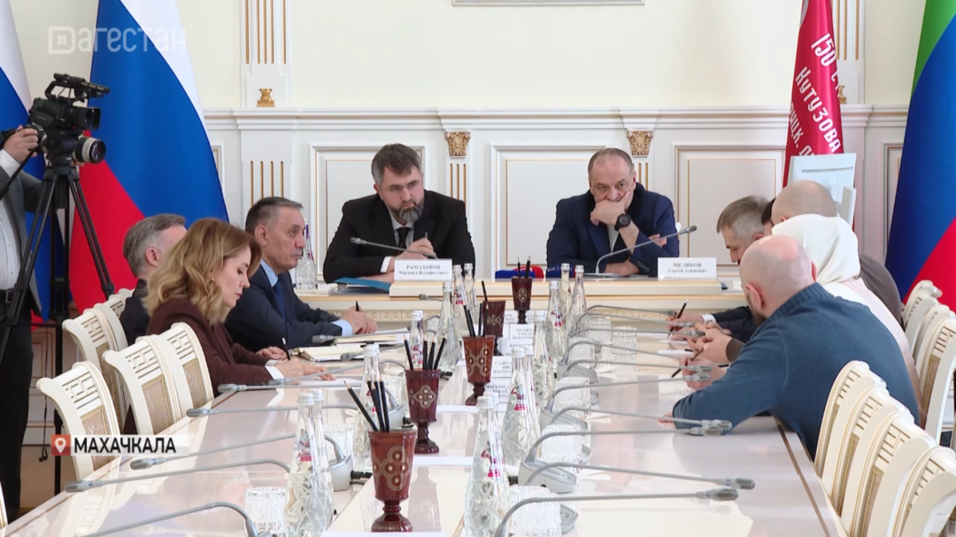 Сергей Меликов встретился с руководителями благотворительных фондов республики