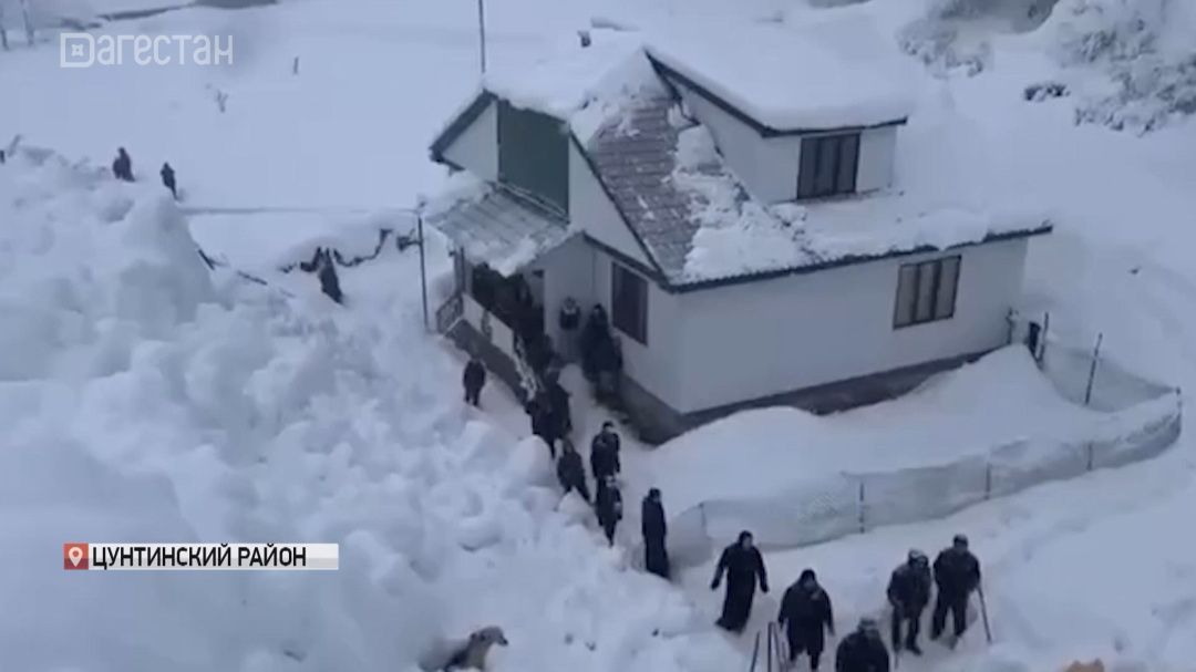 В Цунтинском районе Дагестана после схода лавины погибли два человека