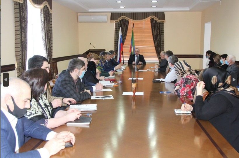 Эпидемиологическую обстановку в Буйнакском районе обсудили на аппаратном совещании