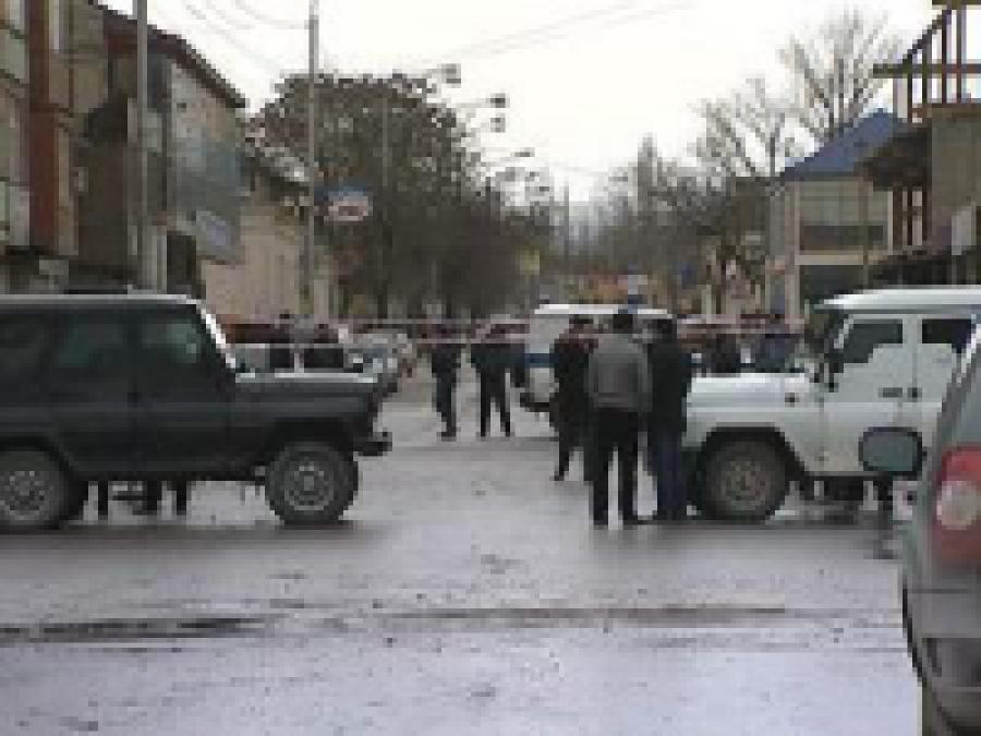 В Дагестане при взрыве СВУ погибли имам городской мечети и полицейский