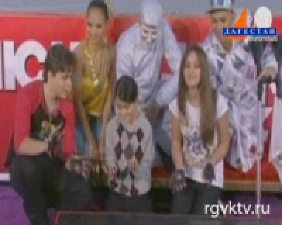 Детей Майкла Джексона передали новому опекуну