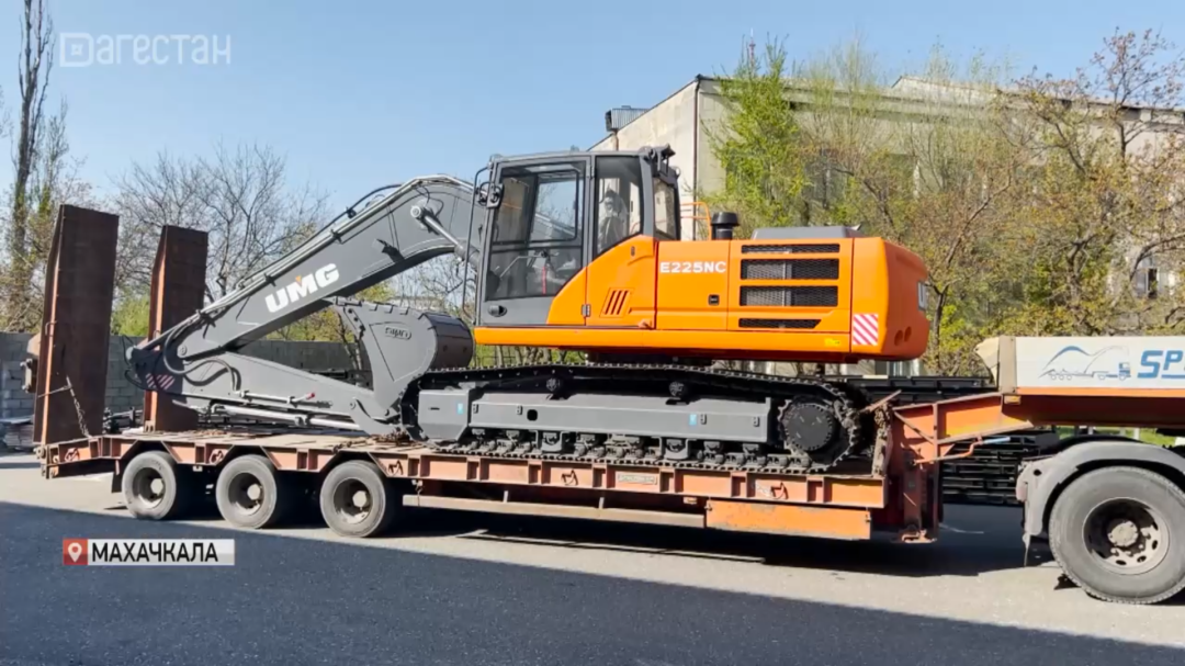 «Дагмелиоводхоз» приобрёл новый гусеничный экскаватор