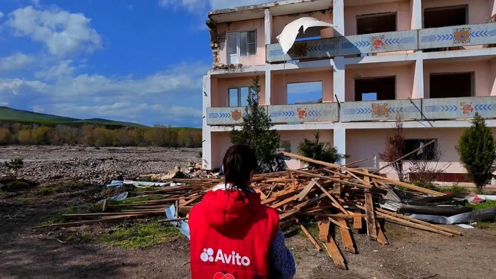 Компания "Авито" направила спецтехнику и гуманитарную помощь в Дагестан для ликвидации последствий ЧС