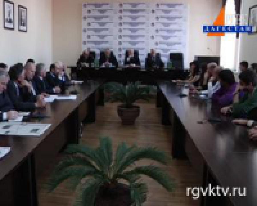 Министр МВД Дагестана встретился со студентами ДГУ