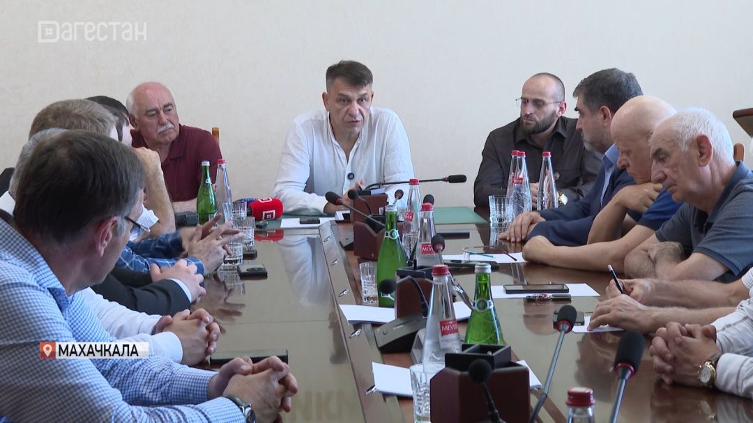 Герой России Сухраб Ахмедов посетил дагестанскую организацию «Память гор»