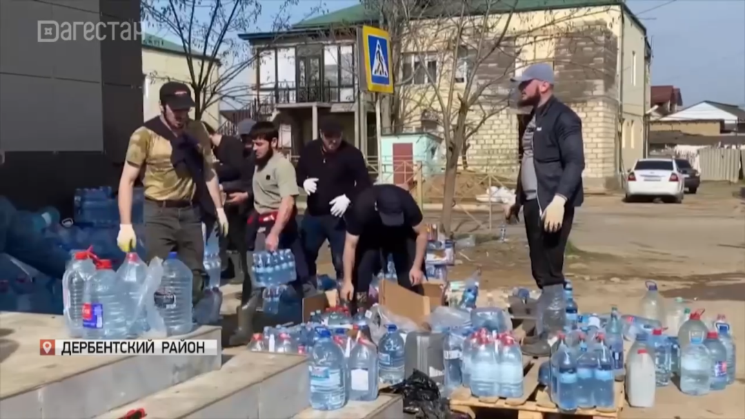 В поселке Мамедкала открыты два пункта приема гуманитарной помощи