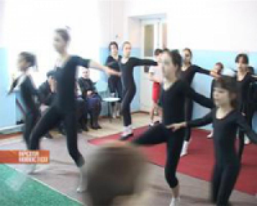 В  Махачкале в школах №№34 и 46  действуют  кружки акробатики
