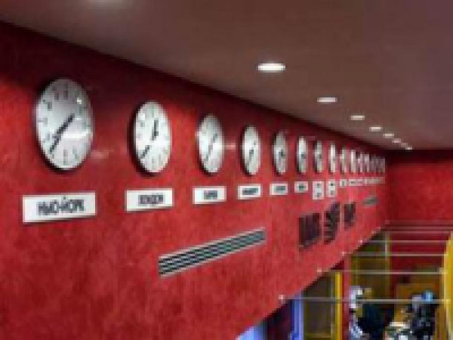 Курс доллара впервые в 2010 году находится ниже отметки в 29 рублей