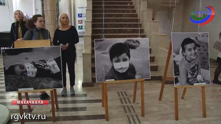 В кумыкском театре состоялся благотворительный концерт «Живи без боли»