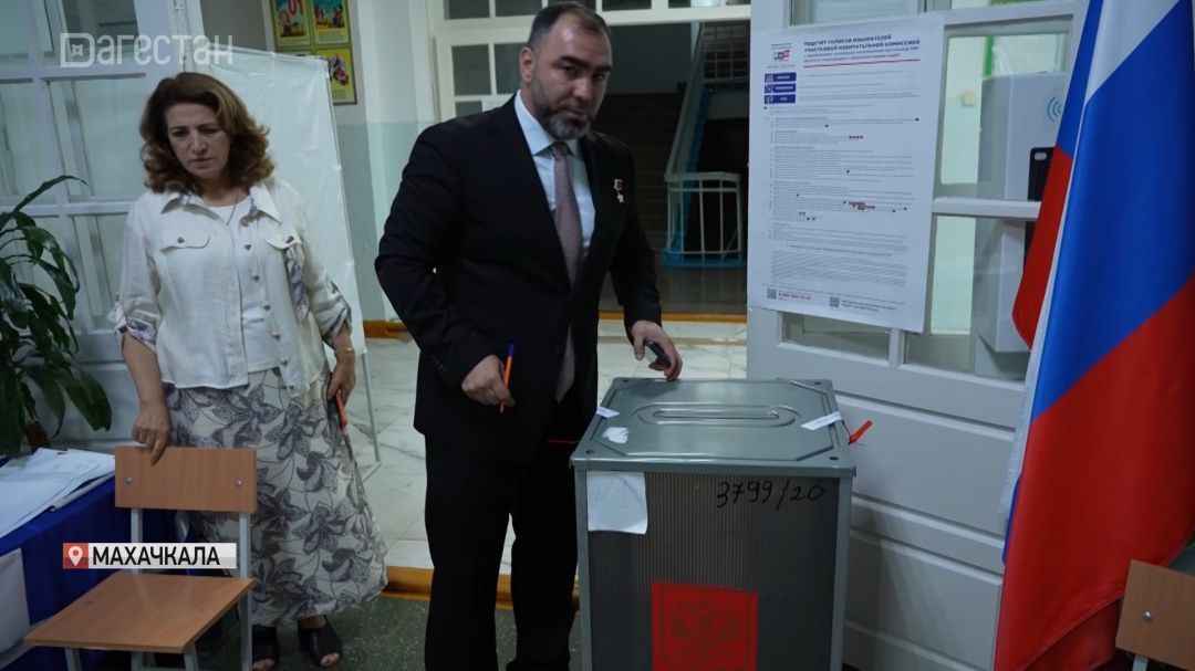 Время голосовать для Героев