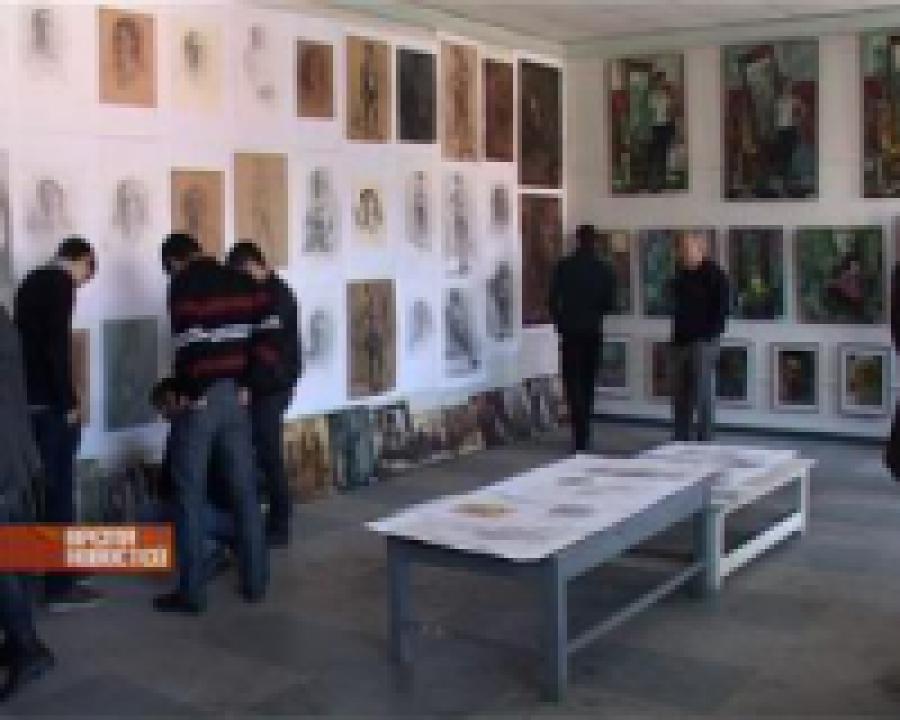 На худграфе прошла отчетная выставка студентов факультета