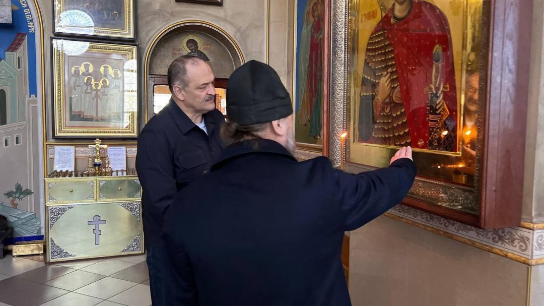 Сергей Меликов посетил Свято-Успенский собор в Махачкале перед Пасхой