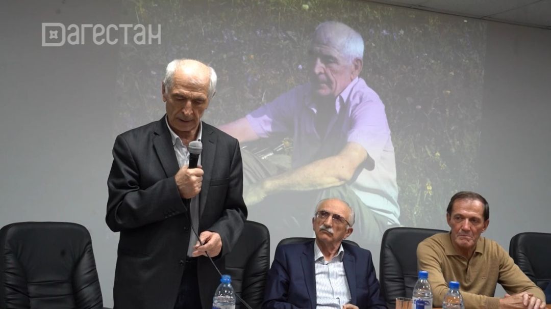 «Г1аданги, г1амалги, заманги». Творческий вечер Магомеда Насрулаева