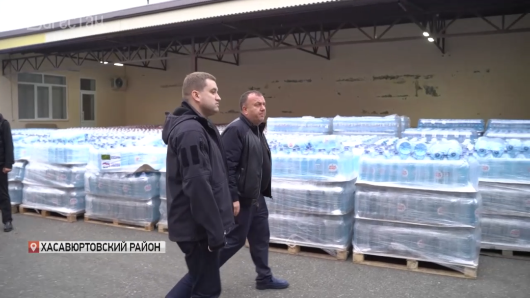 Артем Бичаев и Народный фронт доставили более 7 тонн питьевой воды в пострадавшие от паводков районы