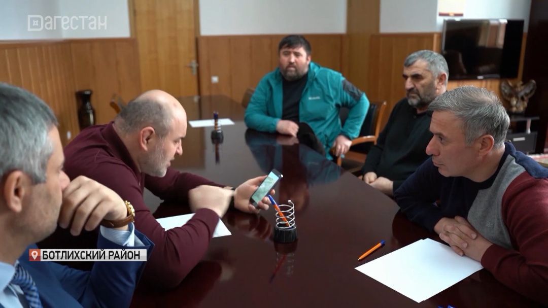 Развитие спортивной инфраструктуры обсудили в Ботлихском районе 