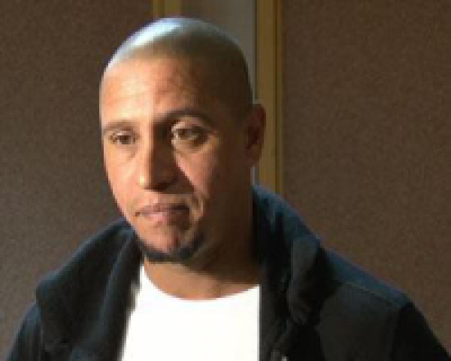 Интервью Роберто Карлоса представителям СМИ после открытой тренировки «Анжи» в «Лужниках»