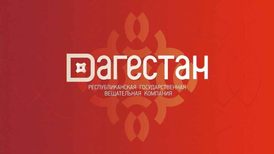 В Махачкале при атаке БПЛА обломки повредили кровлю жилого дома