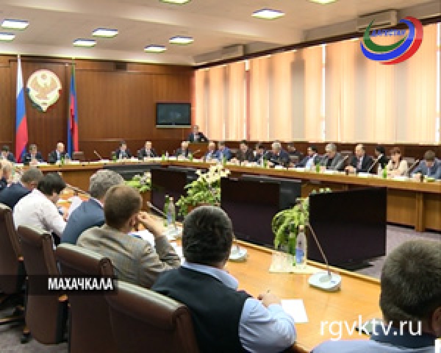Проблемы реализации инвест-проектов республики обсудили в Махачкале
