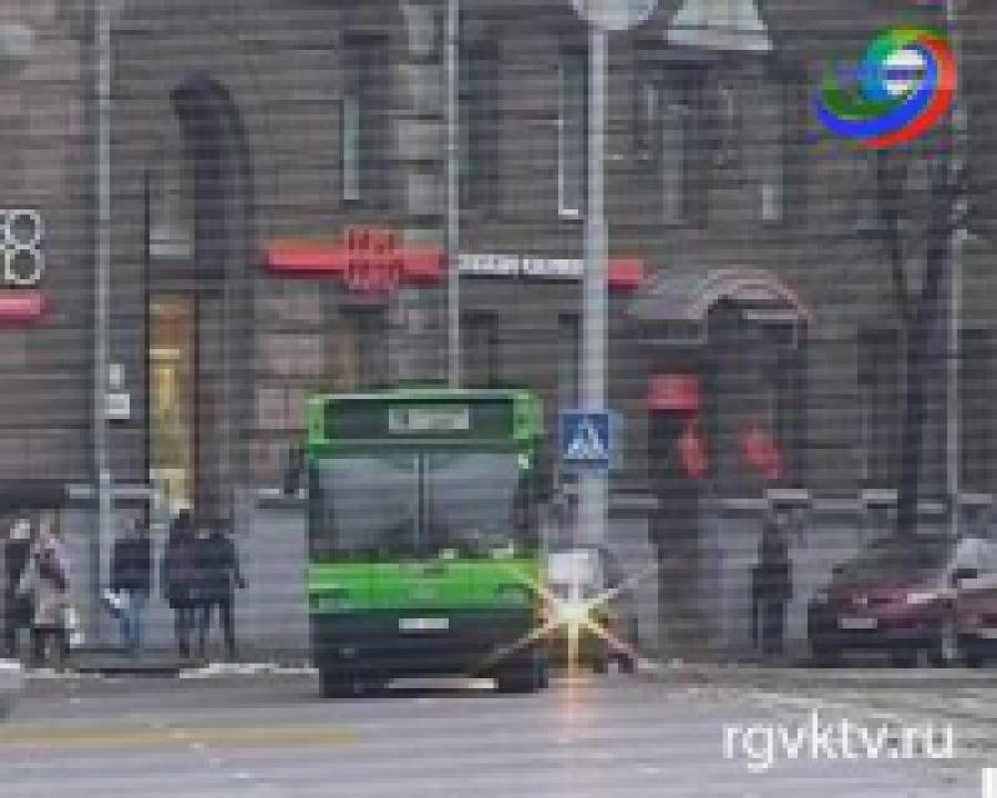 Белорусских водителей общественного транспорта  оденут в синие рубашки и жилетки