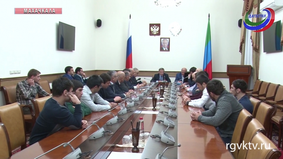 Врио премьер-министра Дагестана встретился  с победителями и призерами Ярыгинского турнира