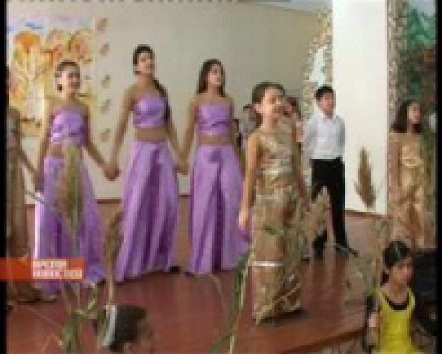 В махачкалинской гимназии №7 прошел смотр-конкурс "Золотая осень"